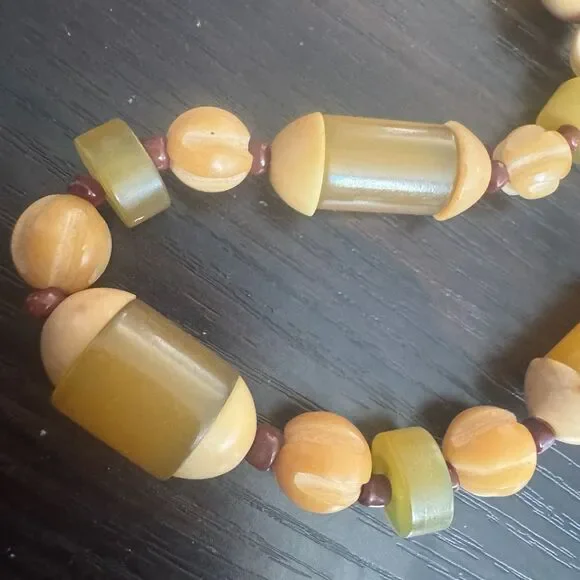 Vintage Bakelite Camel Chunky Beaded Necklace 19